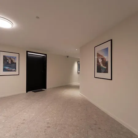 Official Mercury With Rooftop Pool Access