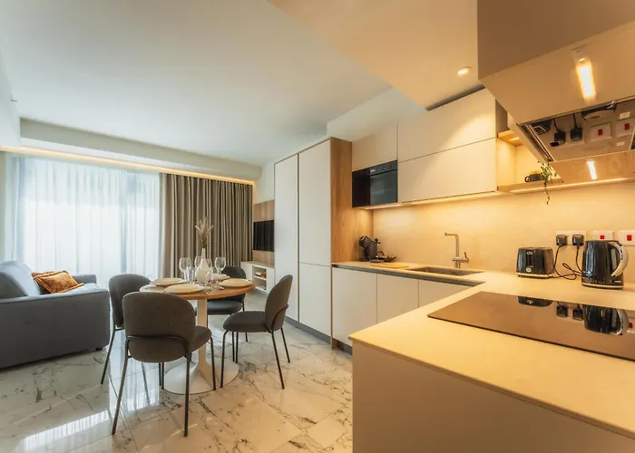 Official Mercury With Rooftop Pool Access