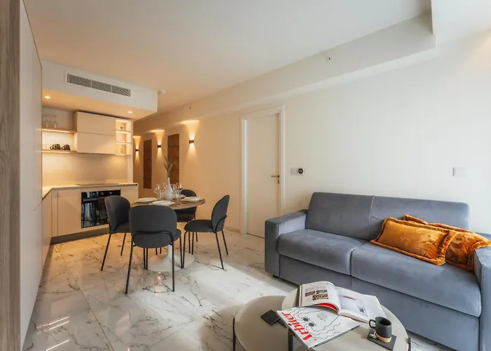 Official Mercury With Rooftop Pool Access