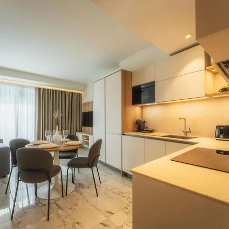 Official Mercury With Rooftop Pool Access