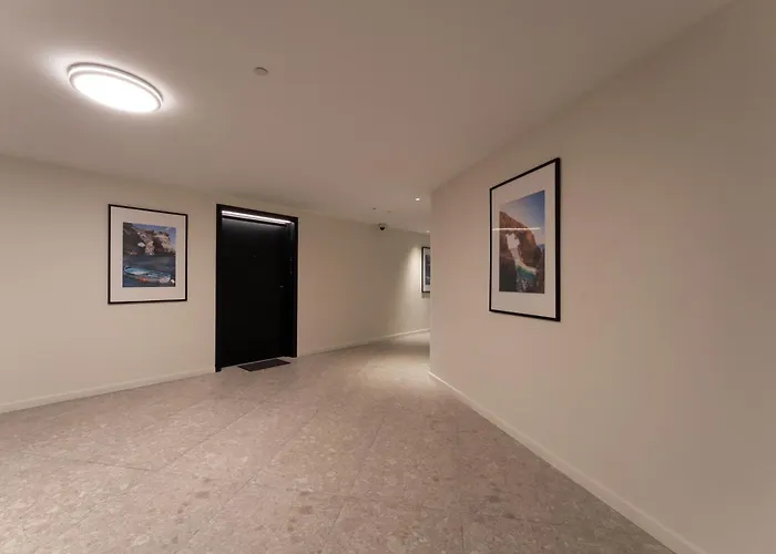 Official Mercury With Rooftop Pool Access