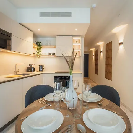 Official Mercury With Rooftop Pool Access Apartment San Ġiljan