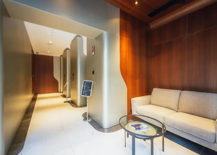 Official Mercury With Rooftop Pool Access *